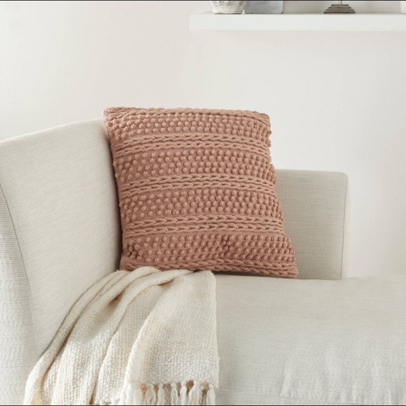 Blush throw pillow - Picture 4 of 5